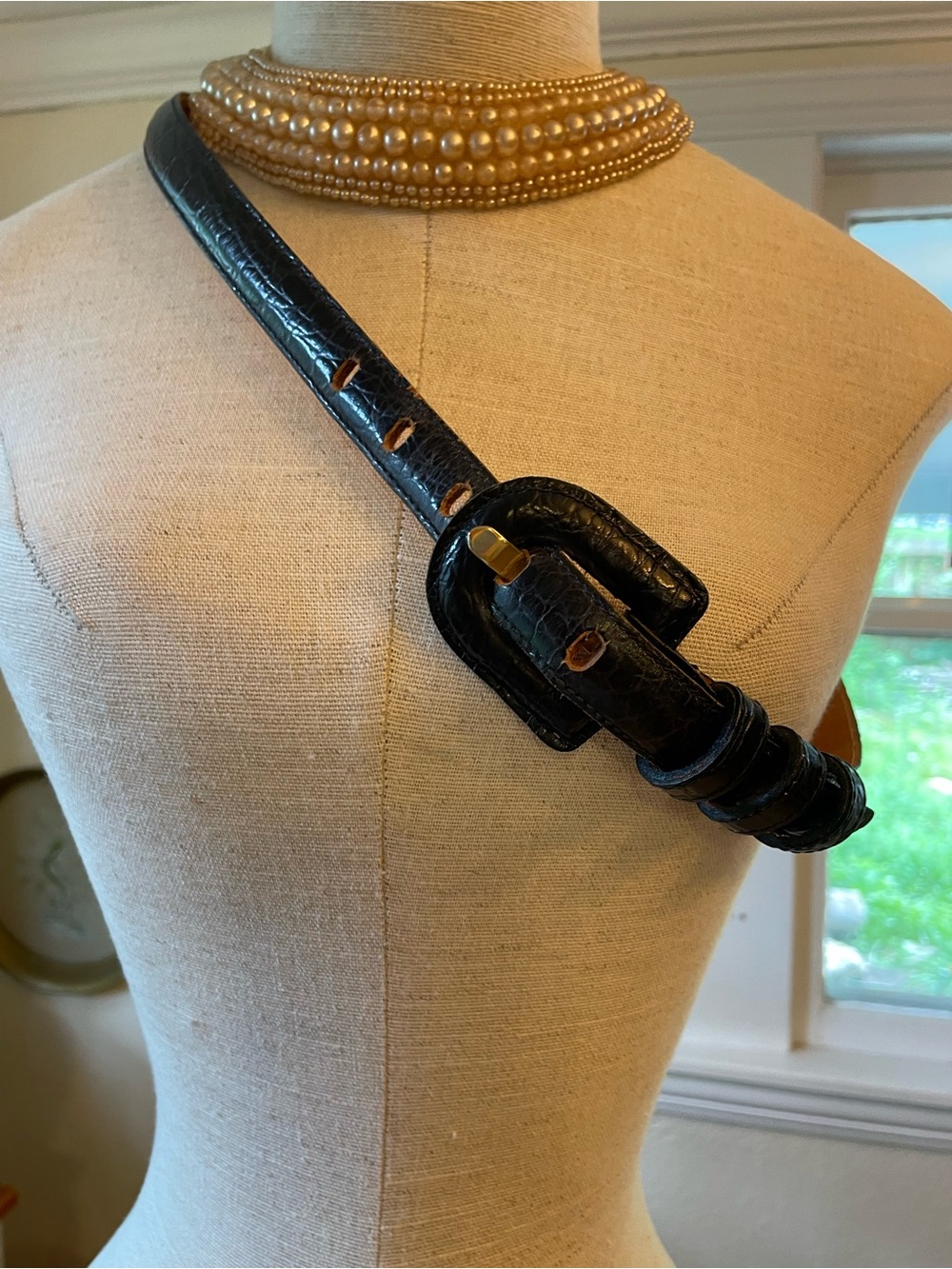 Black Croc-Embossed Leather by Belt Ginnie Johansen Size M/L